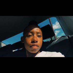 Meet your Posher, Alexis